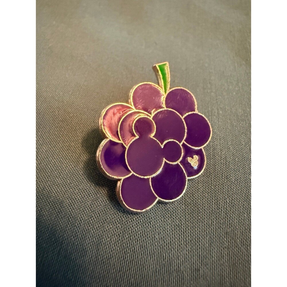 Disney Hidden Mickey Mouse Pin Grape Bunch Purple Grapes pin